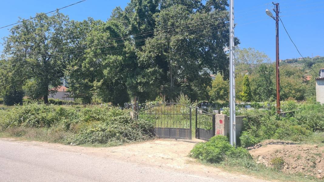 Mezarlığa bebek cesedi gömüldü iddiası 2
